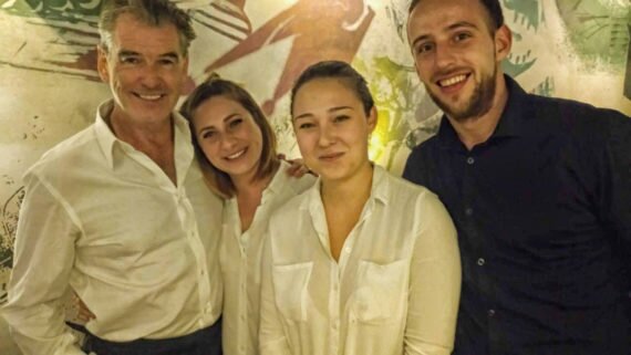 pierce-brosnon-james-bond-mama-manousch-wroclaw